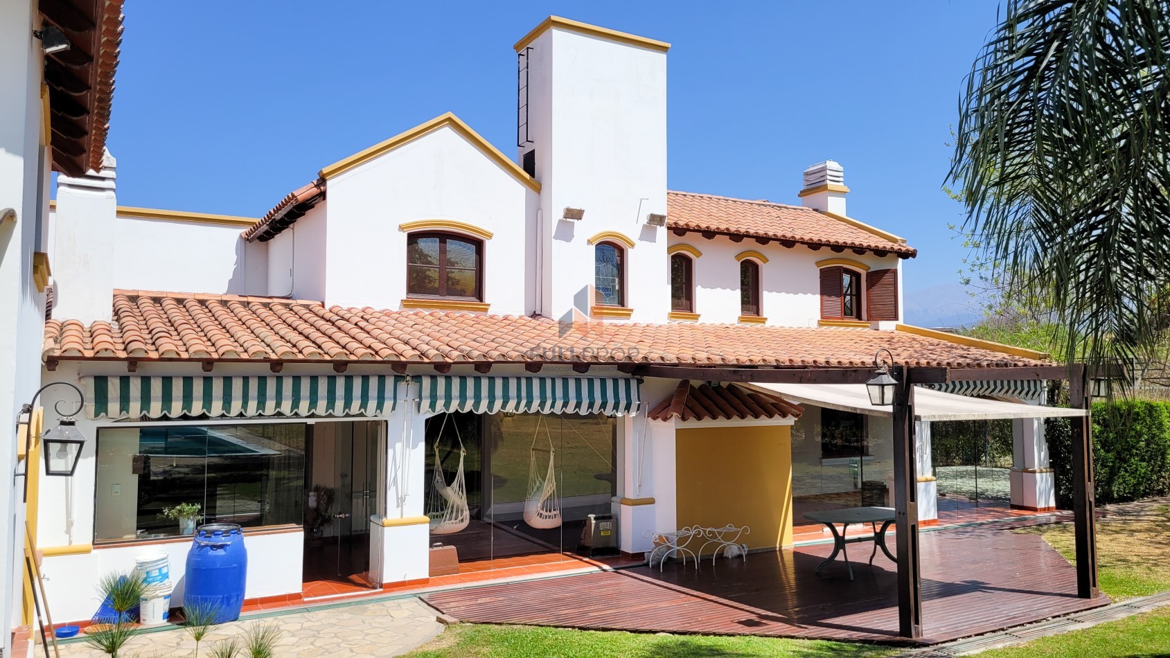 Elegante Casa Estilo Neo Colonial en Venta - Club de Campo El Tipal