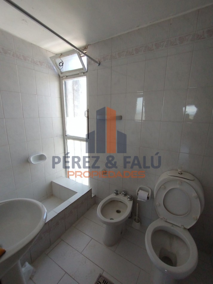 Dpto en Alquiler en Monoblock Salta 