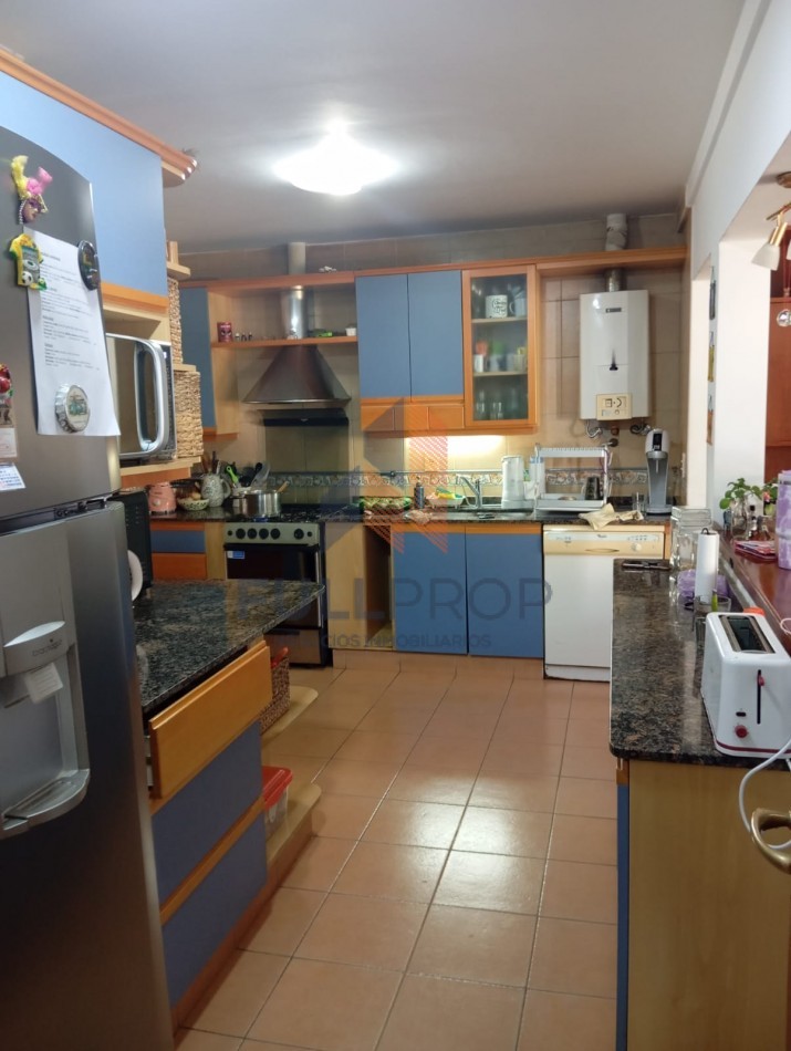 CASA EN VENTA- TRES CERRITOS