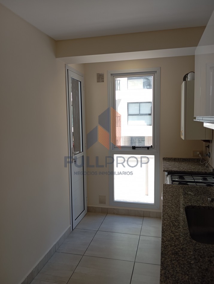 Alquiler 1 dormitorio con cochera.