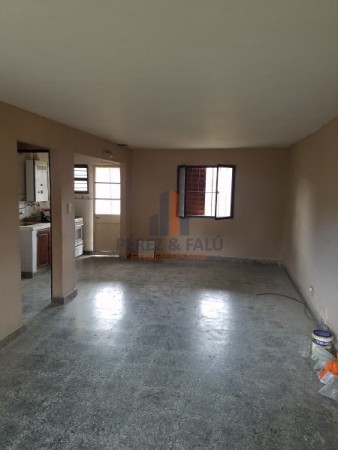 OPORTUNIDAD - CASA EN VENTA EN BARRIO SANTA ANA I (ZONA SUR)