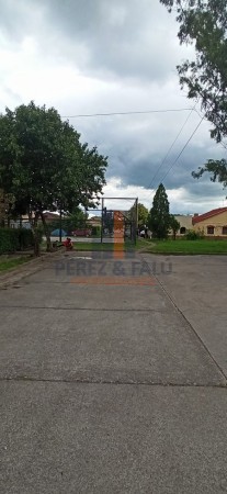 OPORTUNIDAD - CASA EN VENTA EN BARRIO SANTA ANA I (ZONA SUR)