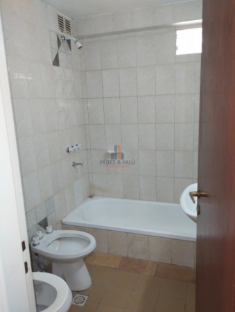 Departamento en Alquiler sobre Alsina 1043