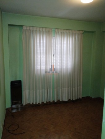 Departamento en Alquiler sobre Alsina 1043