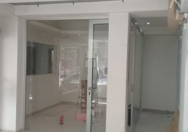 Excelente Local comercial en Dean Funes 800