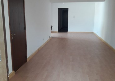 EN VENTA AMPLIO DEPARTAMENTO