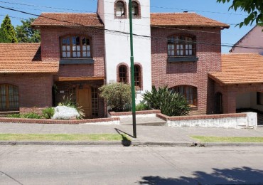 Casa esquina en Bo Tres Cerritos, zona primera rotonda